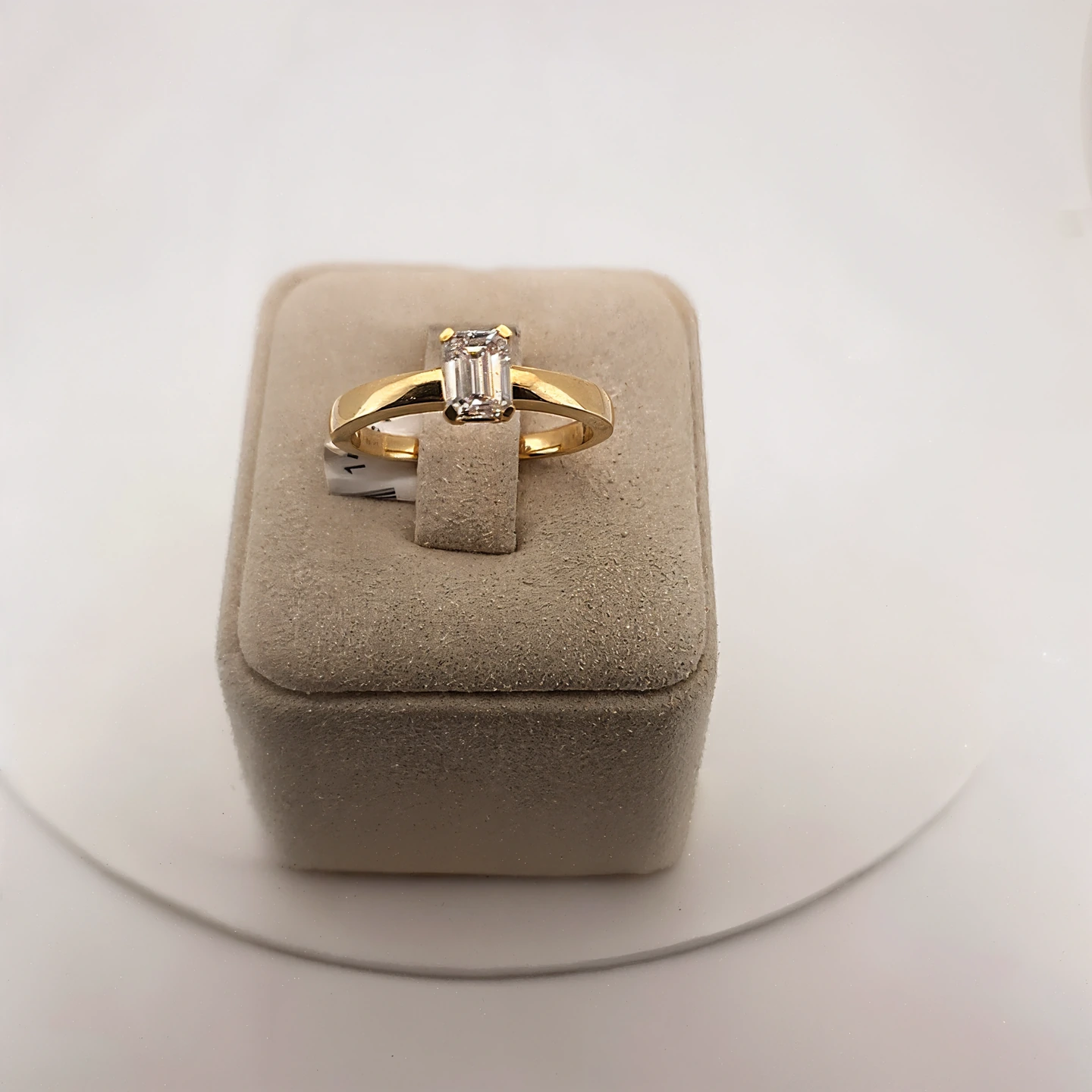 Lab Grown Diamond